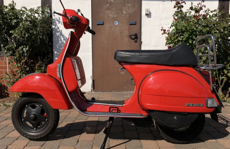 Vespa Roller in Rot | Fotos mit Lackinfos & Farbcodes