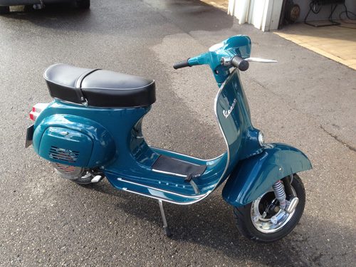 Vespa-Primavera-RAL-5020-Ozeanblau