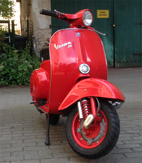 Vespa-V50-Lackierung-RAL-3000-Feuerrot-1