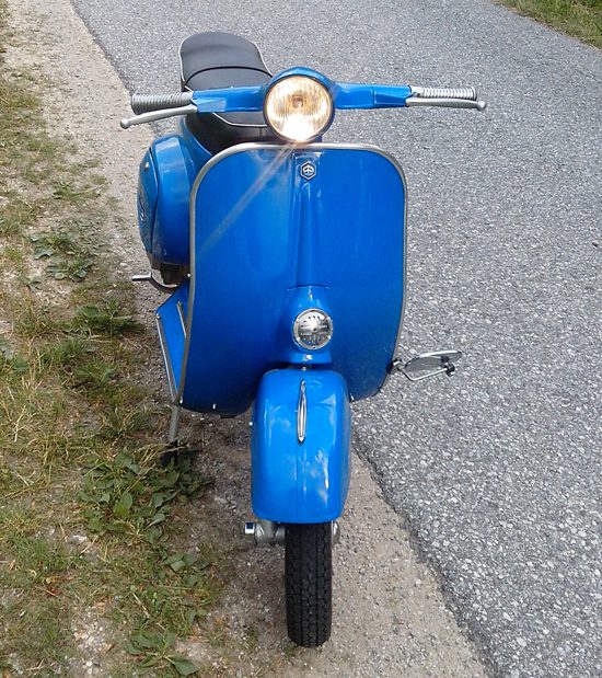 vespa-v50-rundlicht-lackierung-RAL-5017-Verkehrsblau Vespa v50 Rundlicht Lackierung RAL 5017 Verkehrsblau